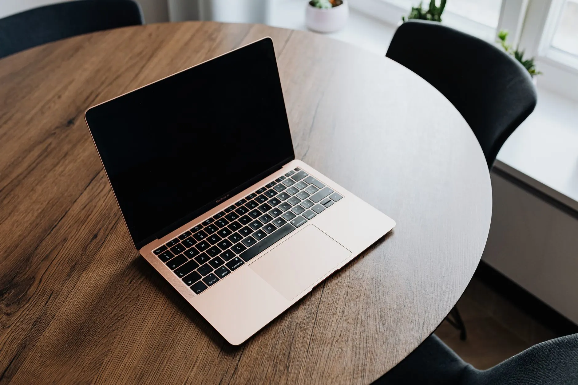 Tự chủ hạ tầng website: Tại sao doanh nghiệp nên cân nhắc lưu trữ tĩnh thay vì phụ thuộc Cloud phức tạp